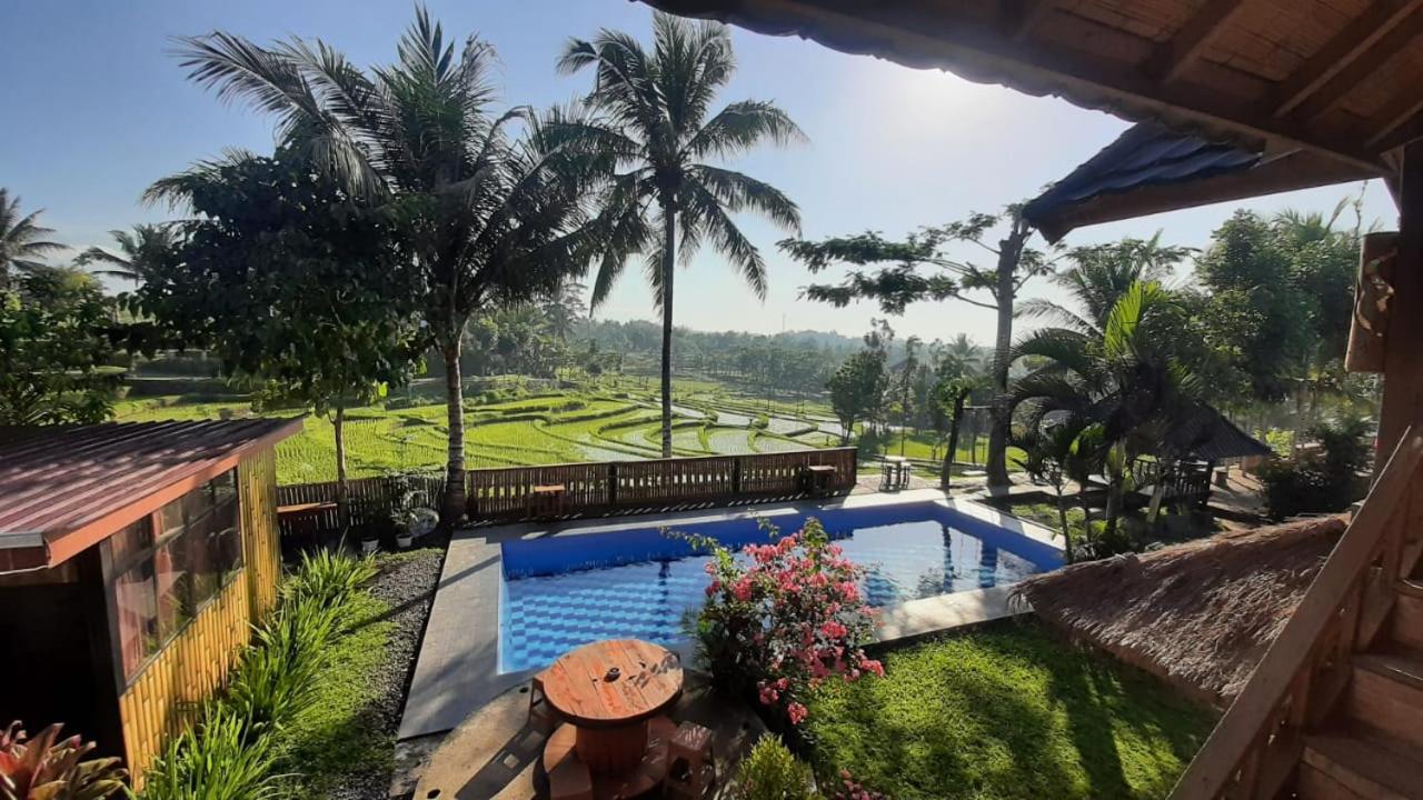 Peraja Bungalows Loyok Sangyang Buitenkant foto