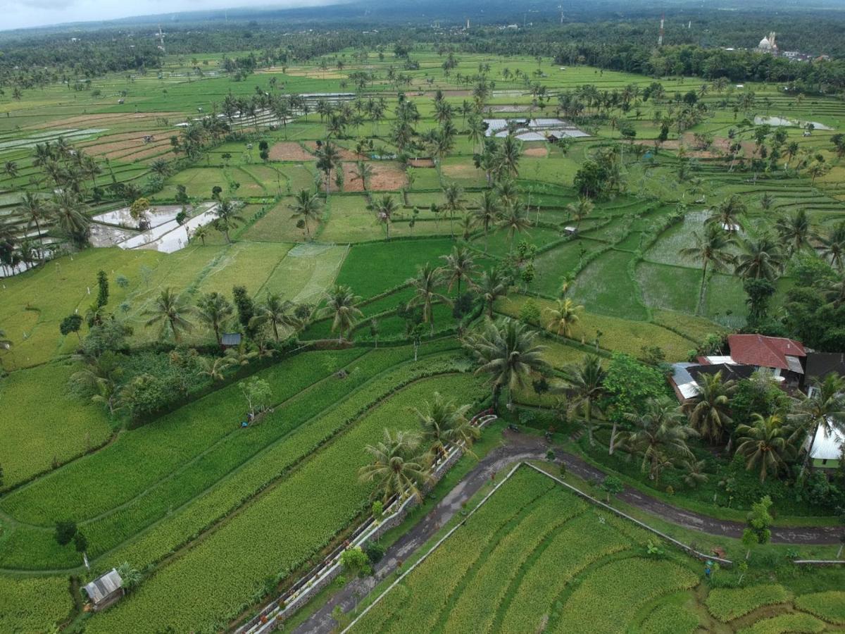 Peraja Bungalows Loyok Sangyang Buitenkant foto