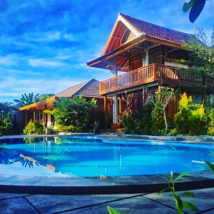 Peraja Bungalows Loyok Sangyang Buitenkant foto