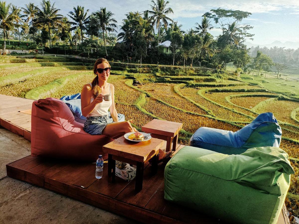 Peraja Bungalows Loyok Sangyang Buitenkant foto