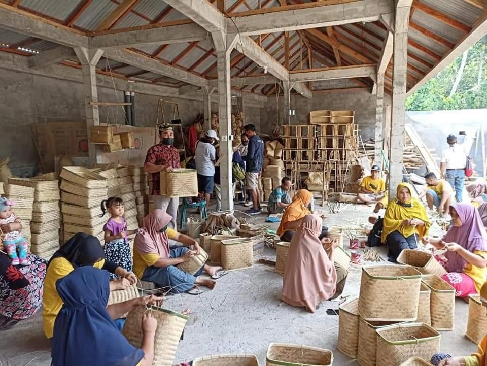 Peraja Bungalows Loyok Sangyang Buitenkant foto