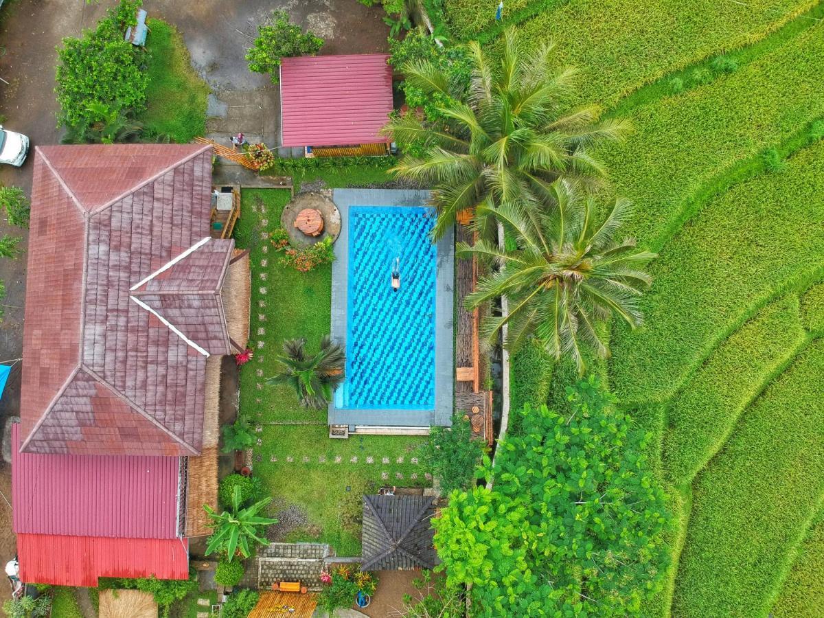 Peraja Bungalows Loyok Sangyang Buitenkant foto