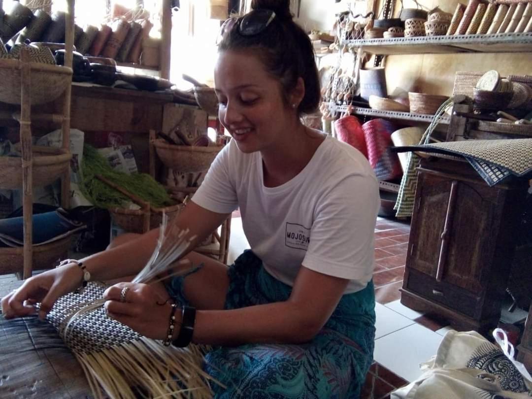 Peraja Bungalows Loyok Sangyang Buitenkant foto