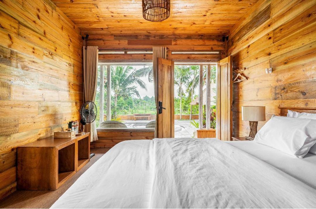 Peraja Bungalows Loyok Sangyang Buitenkant foto