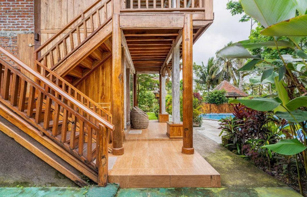 Peraja Bungalows Loyok Sangyang Buitenkant foto