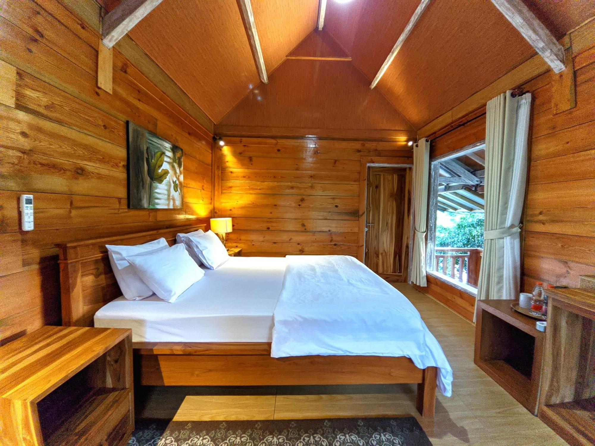 Peraja Bungalows Loyok Sangyang Kamer foto