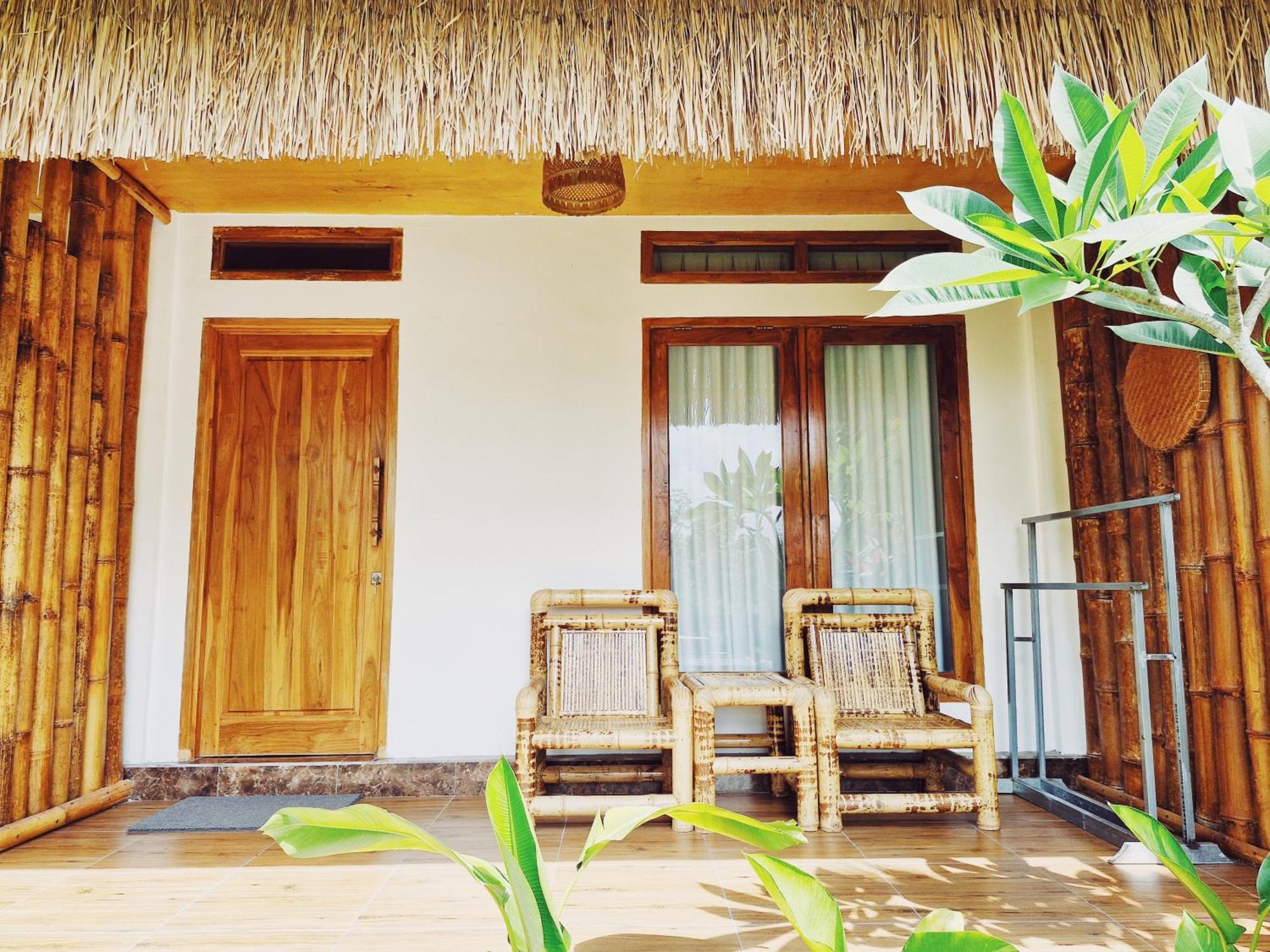 Peraja Bungalows Loyok Sangyang Buitenkant foto